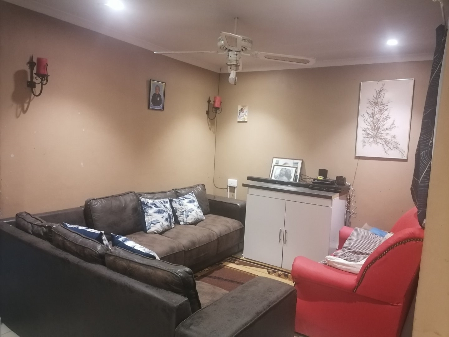 2 Bedroom Property for Sale in Mfuleni Western Cape